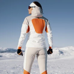 Daehlie Jacket Raw 4.0 For Women -Daehlie 3968 333185 10000 model 6 3379c8c3 b88f 47e9 be4e a71138381e66 original