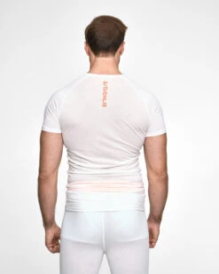 Daehlie Compete-Tech T-Shirt For Men -Daehlie 3978 333405 10000 Model 2 81b40819 e504 4f9a bc6f 60738b044fdd original