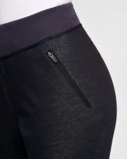 Daehlie Pants Conscious For Women -Daehlie 4398 333423 99900 Model 4 bef5b64e c752 4a16 8626 bbdad5a7634a original