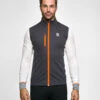 Daehlie Vest Endurance For Men -Daehlie 5267 332725 95400 Model 1 b6bfe3b8 f568 497b 8efe c5528e462742 original