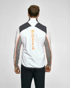 Daehlie Vest Endurance For Men -Daehlie 5267 332725 95400 Model 2 f22bf318 1b3a 41f2 be4a 14ca0f464127 original