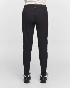 Daehlie Pants Versatile For Women -Daehlie 5977 333575 99900 Model 2 ee34c438 291c 4dab 87a8 9cd034898d3a original